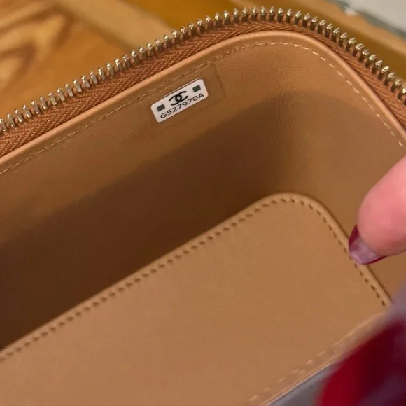 CHANEL Timeless Classic Handle Clutch Chain Patent Calfskin Shiny Gold Hardware - Picture 9 of 14